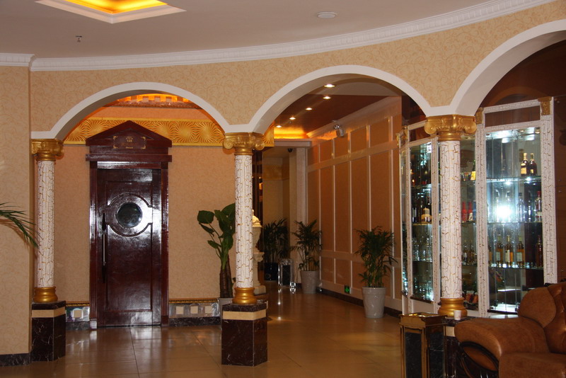 �������