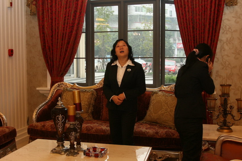 �������