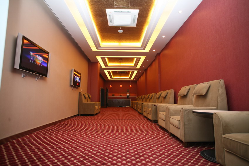 �������