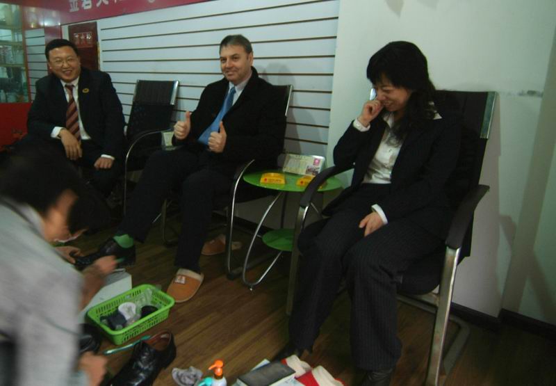 �������