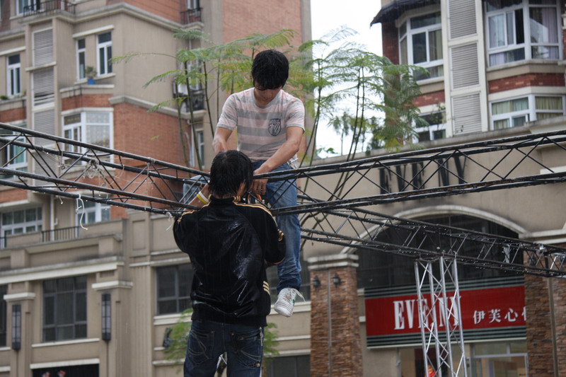 �������