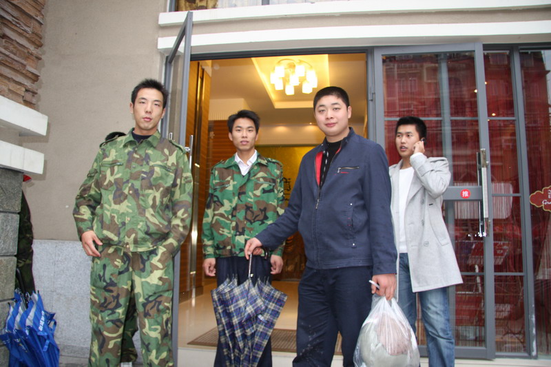 �������